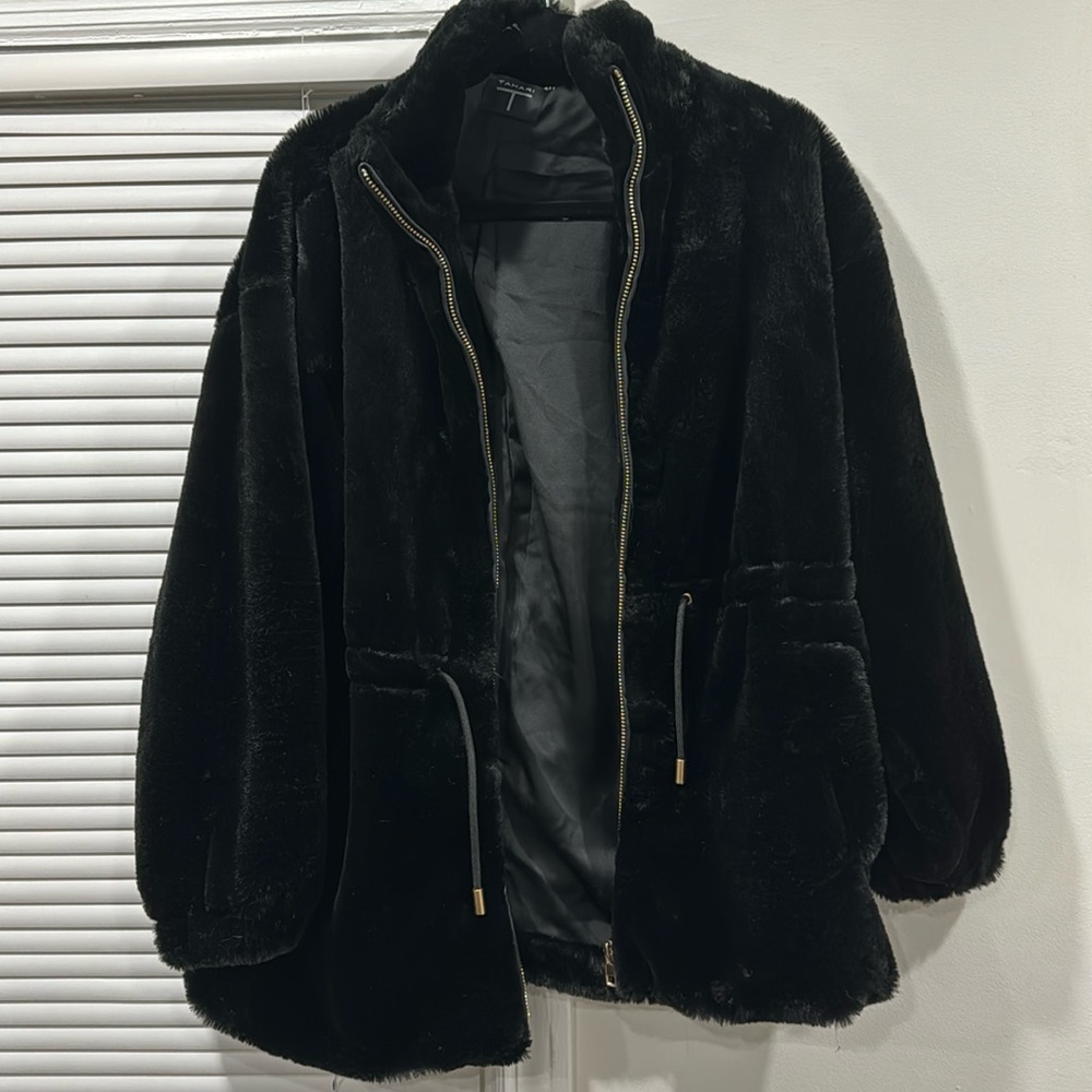 TAHARI fur coat